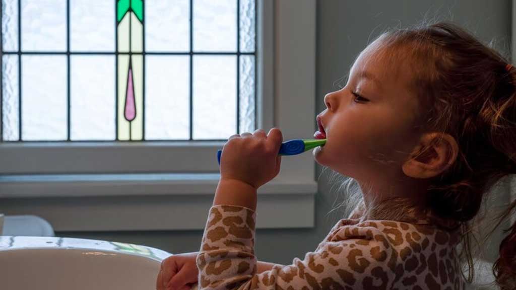 بهترین دندانپزشک فلوراید تراپی در شیراز