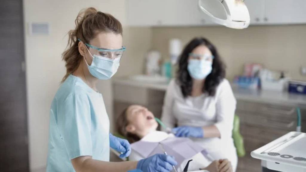 دندان مصنوعی در شیراز